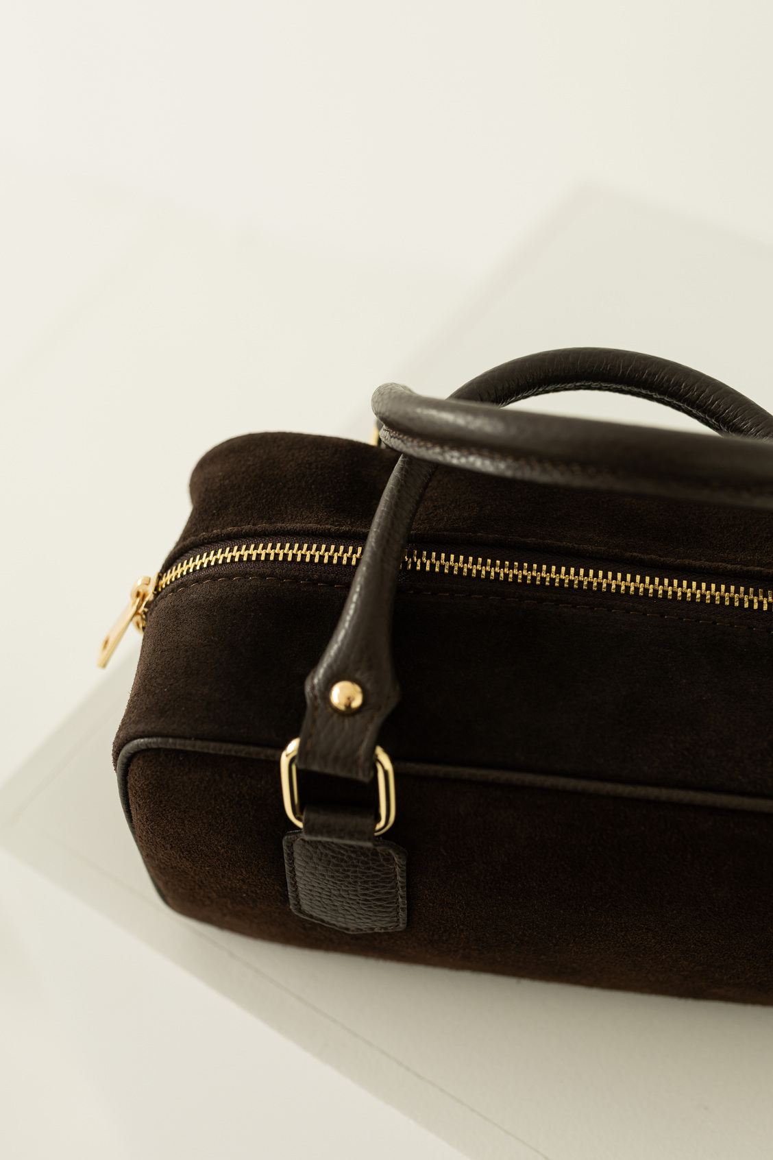 Czekoladowa torebka skórzana zamszowa (28 cm) + długi pasek - obrazek 2