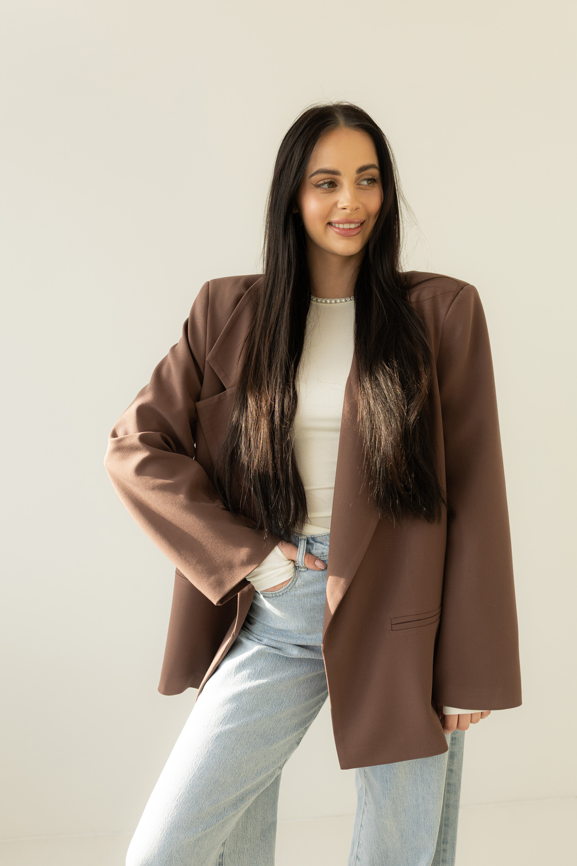 Marynarka oversize z usztywnianymi ramionami, mleczna czekolada, Pasek w zestawie