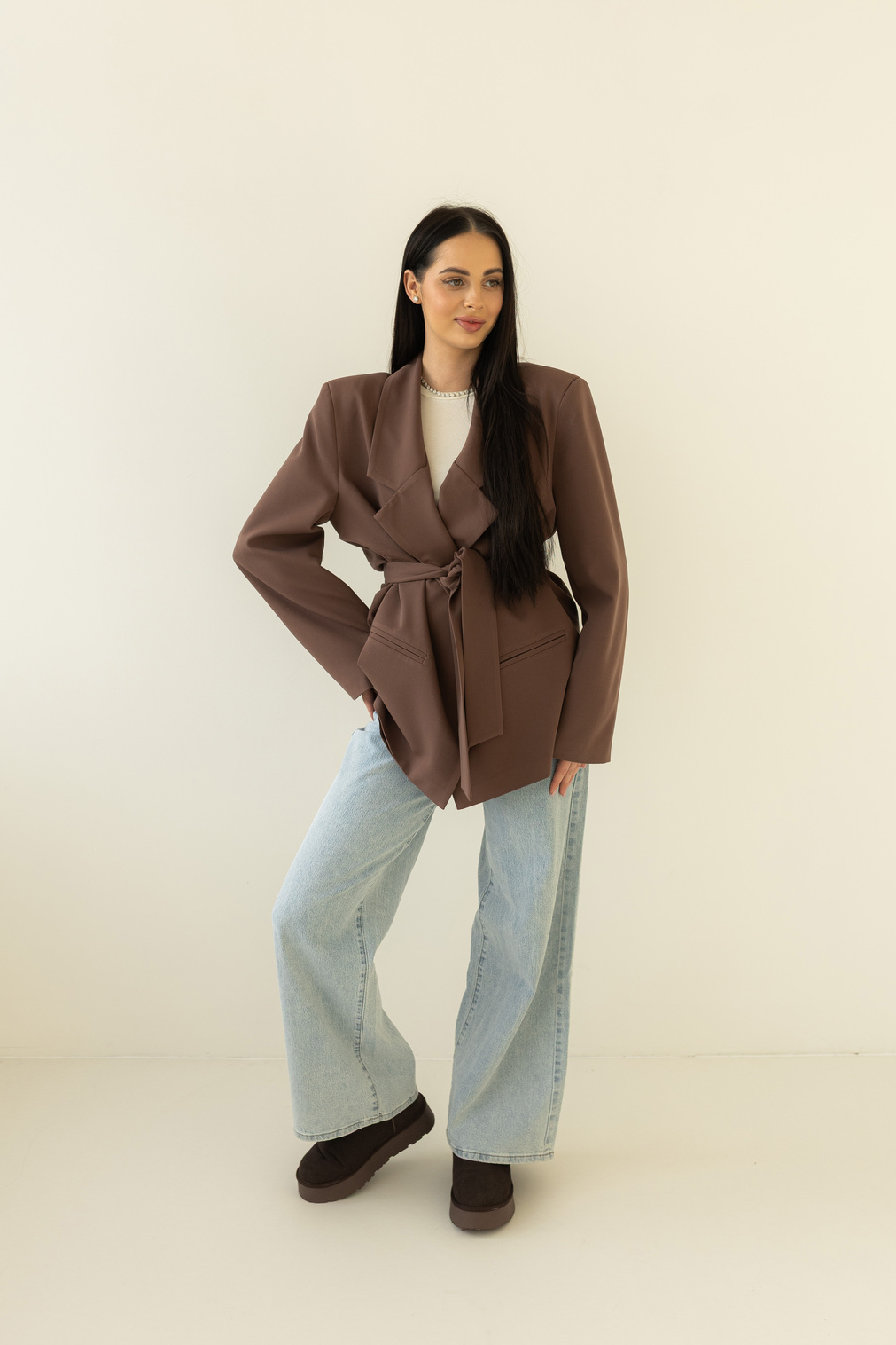 Marynarka oversize z usztywnianymi ramionami, mleczna czekolada, Pasek w zestawie - obrazek 2