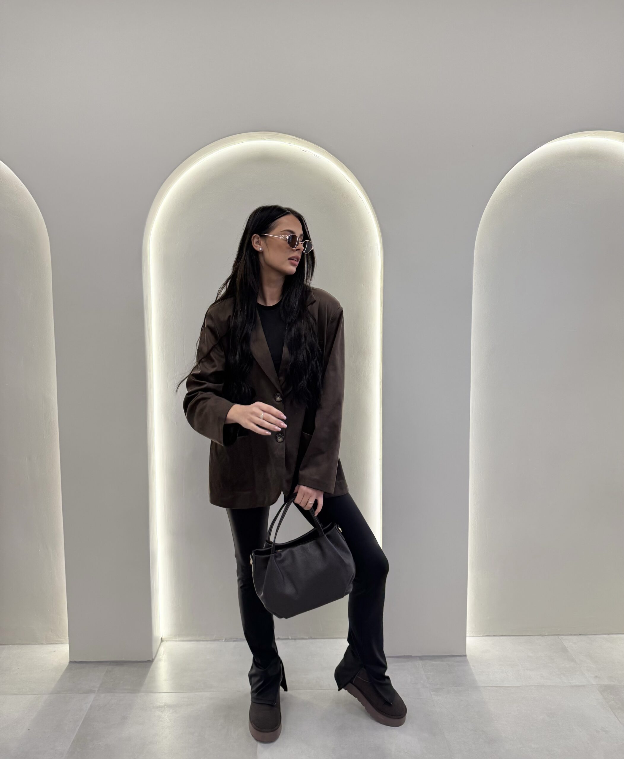 Oversize czekoladowa marynarka z usztywnianymi ramionami - rozmiar uniwersalny - obrazek 2