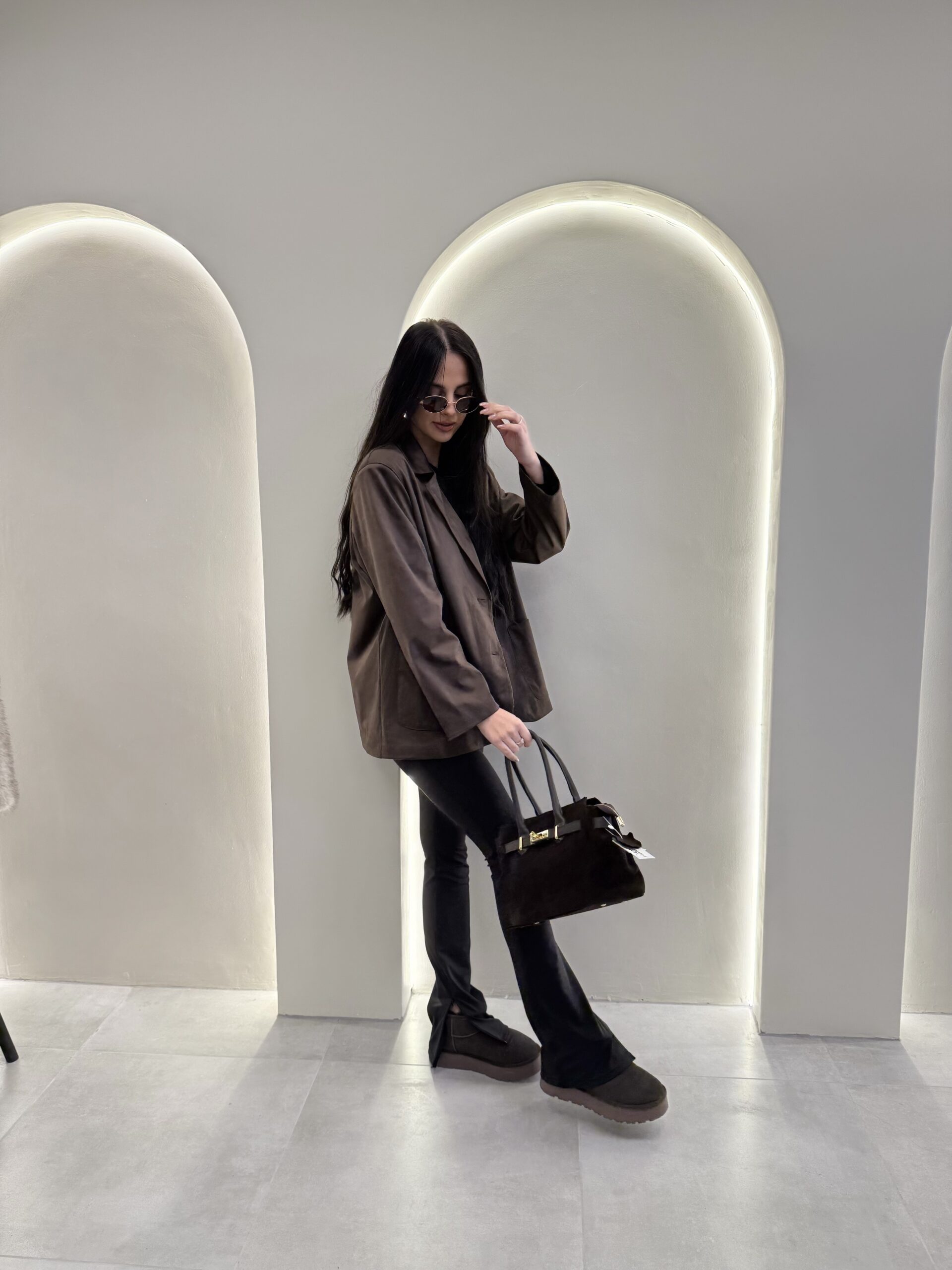 Oversize czekoladowa marynarka z usztywnianymi ramionami - rozmiar uniwersalny - obrazek 3