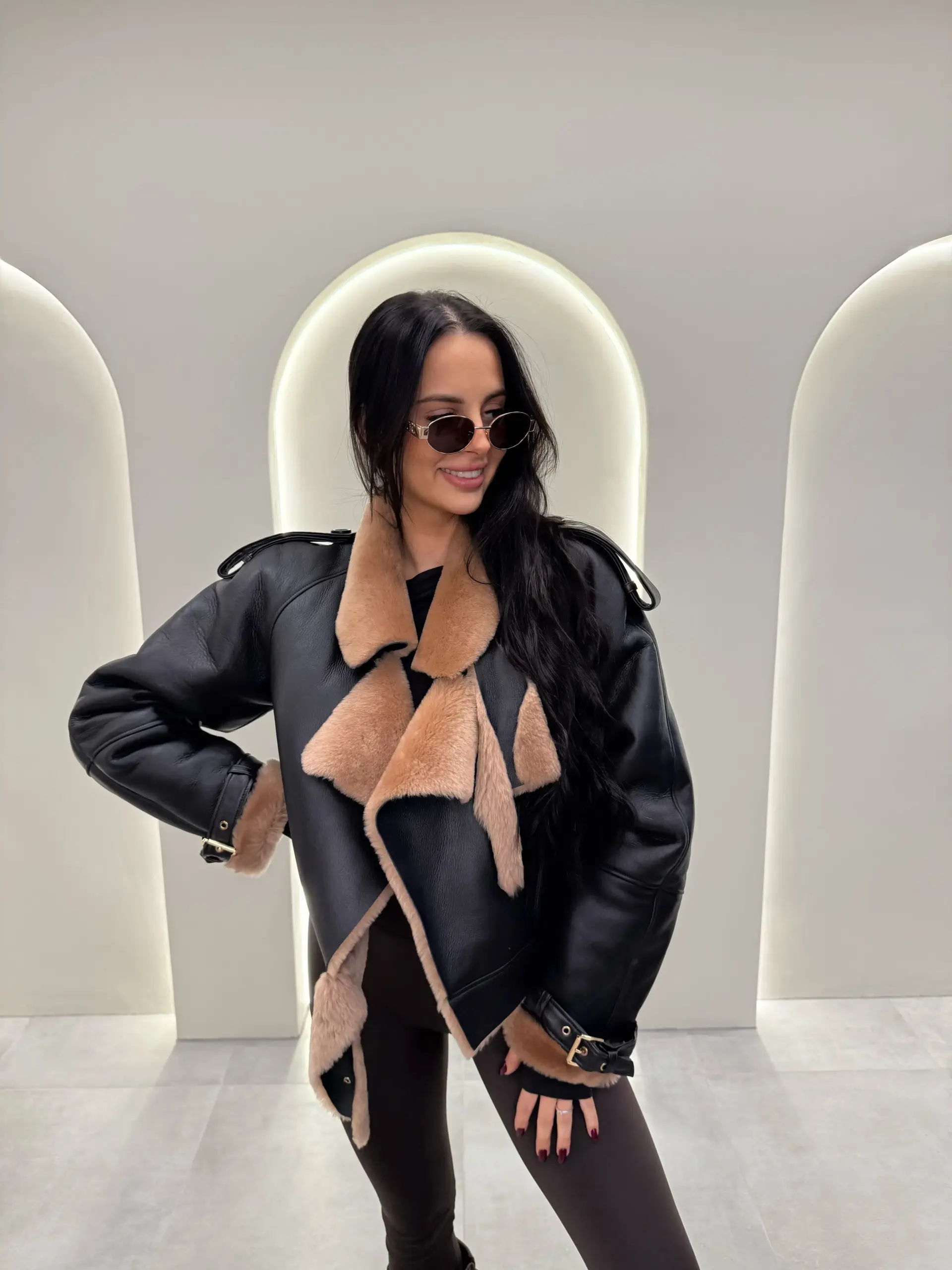 Skórzany kożuch damski - 100% skóra cielęca, rozmiar uniwersalny - obrazek 3