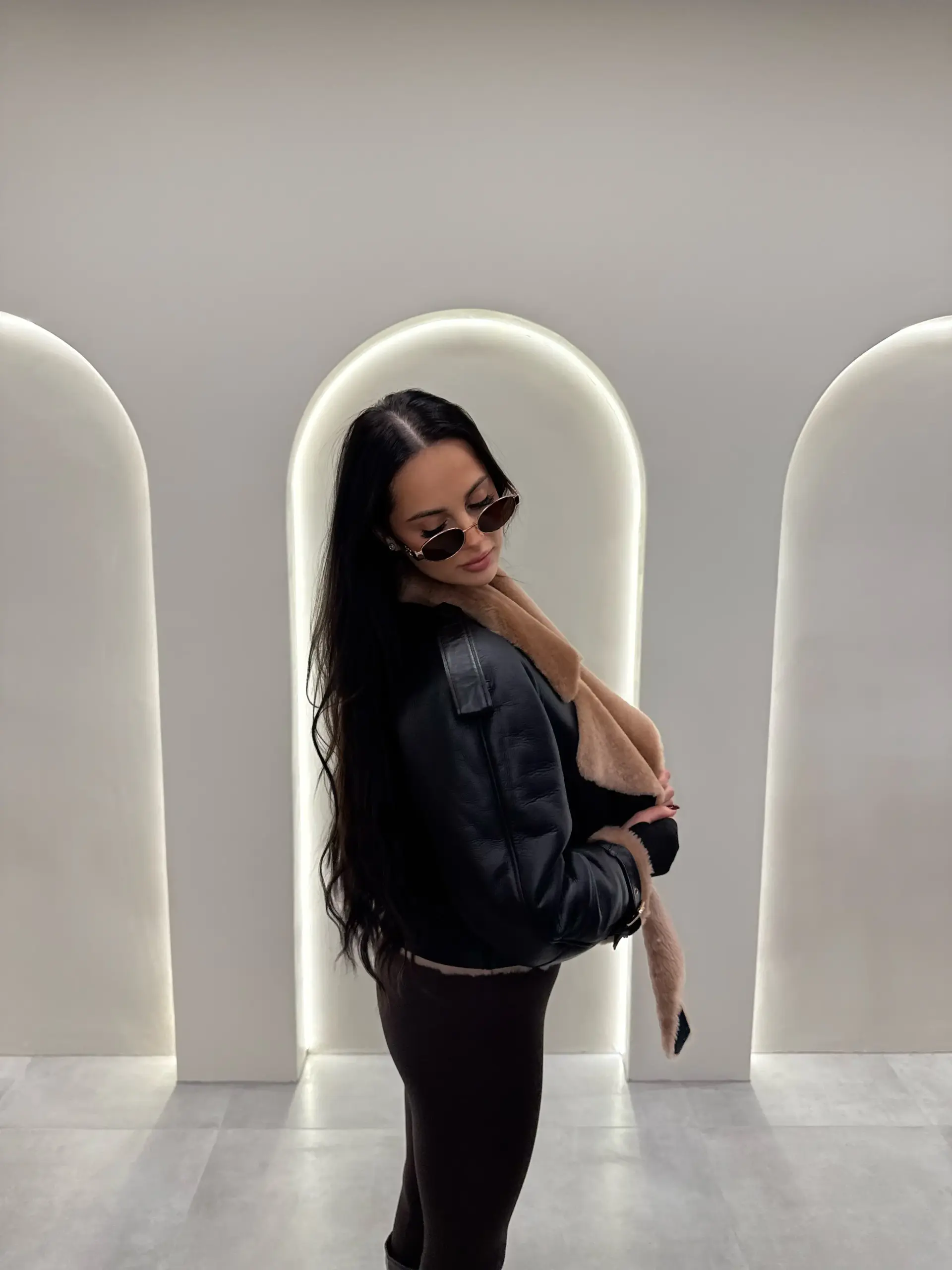 Skórzany kożuch damski - 100% skóra cielęca, rozmiar uniwersalny - obrazek 4